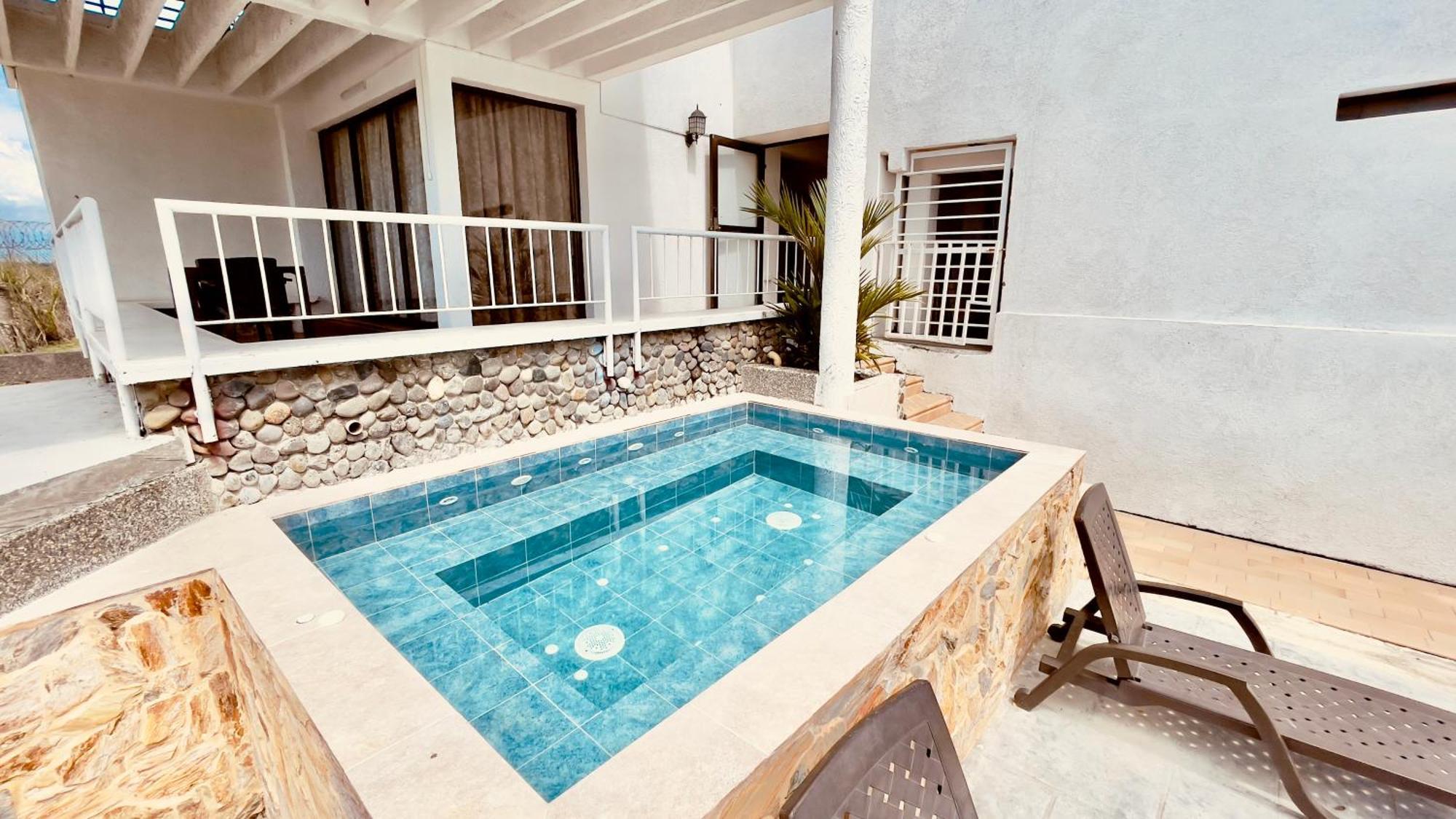Loto Del Viento Hotel Cartago Bagian luar foto