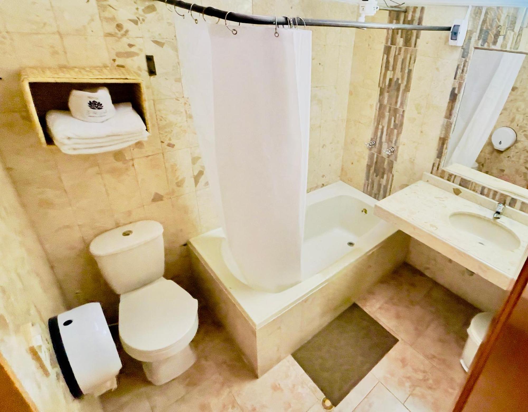 Loto Del Viento Hotel Cartago Bagian luar foto